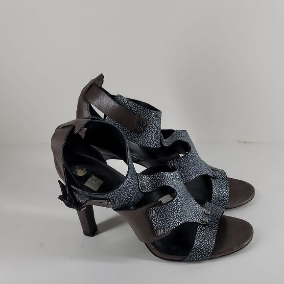 Tory Burch Teagan Stingray Brown Blue Leather Caged T Strap Sandal. - Picture 2 of 11